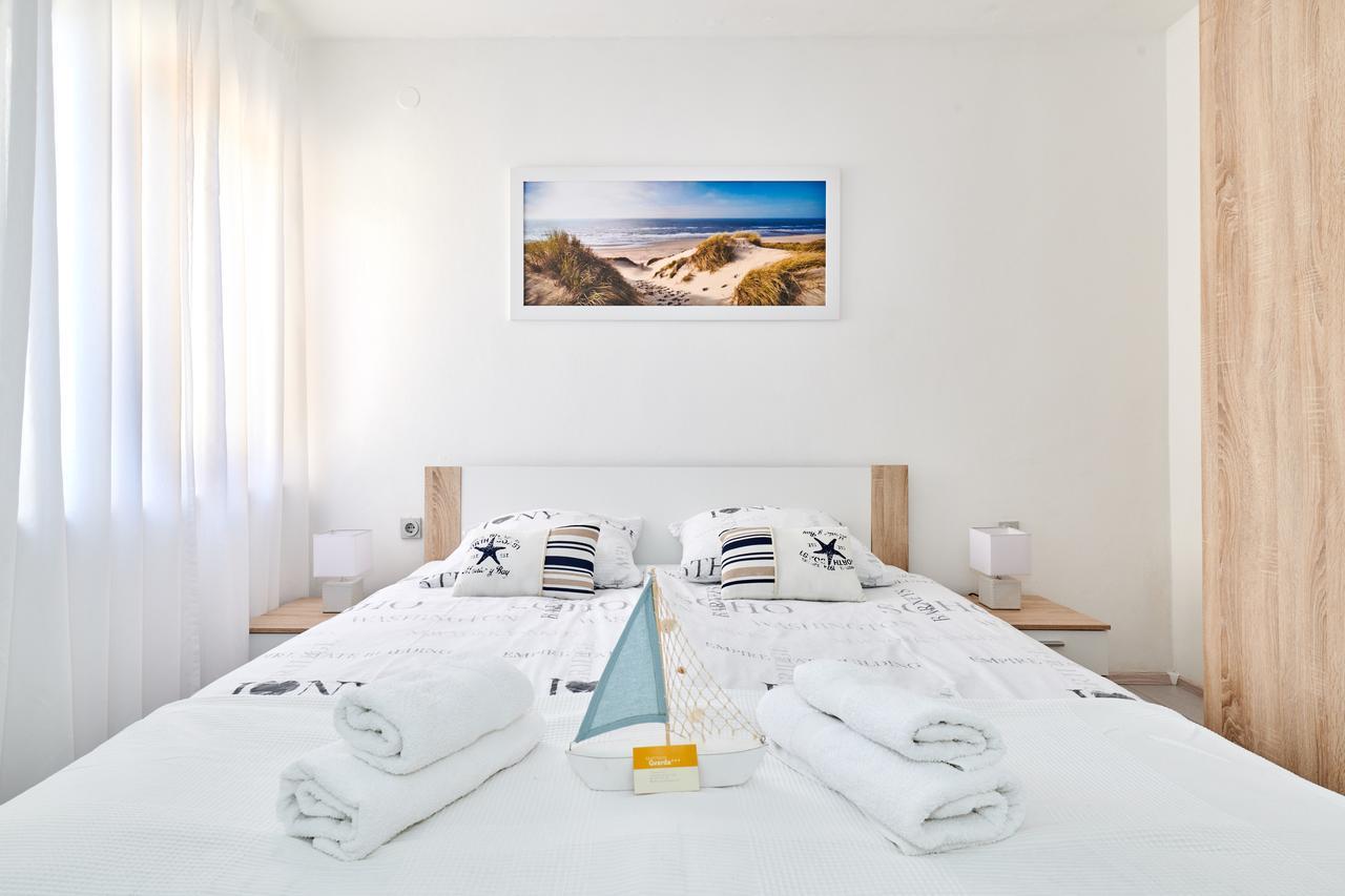 Apartments Gvarda Umag Exterior photo